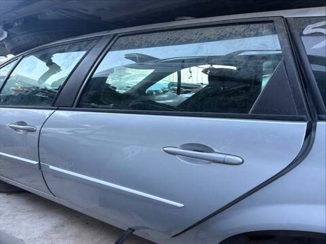 Foto 2ª: Puerta Trasera Izquierda Renault Scenic K9KP732 JM) (2009)