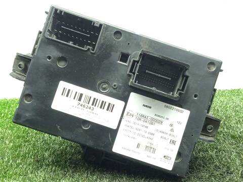 Foto 2ª: Caja Reles Fusibles Iveco Daily 33S16 35S16 35C16 40C16 50C16 156CV 115KW FURGONETA [F1AGL411A,F1AGL411B,F1AGL411G,F1AGL411N,F1AGL411U] (2019)