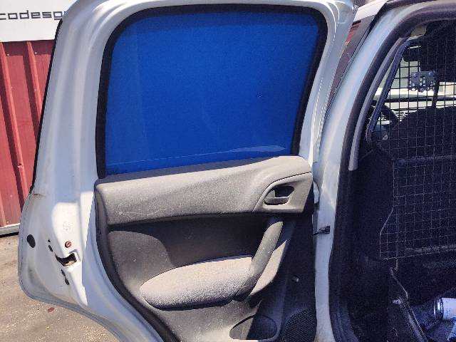Foto 3ª: Puerta Trasera Izquierda Citroen C3 1.4 HDI II COMERCIAL [8H01] (2014)