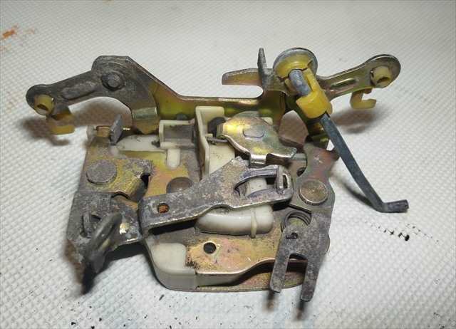 Foto 2ª: Cerradura Puerta Trasera Derecha Nissan Patrol 3.3 D SD33 (1987)