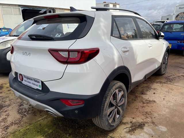 Foto 2ª: Piloto Trasero Derecho Kia Stonic 1.2 G 80cv [G4LF] (2024)