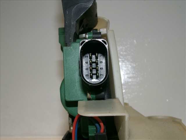 Foto 4ª: Cerradura Puerta Delantera Izquierda Volkswagen Passat 1.9 TDI 2000-2005 [AVF] (2002)