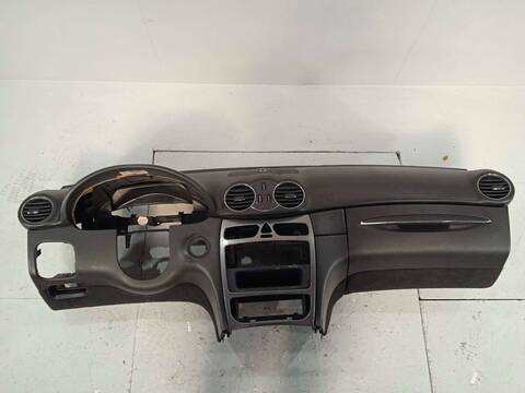 Salpicadero Mercedes Clase C 160 2.6 CAT COUPE 170CV 125KW