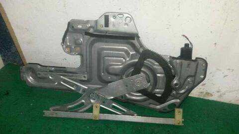 Foto 2ª: Elevalunas Eléctrico Delantero Derecho Hyundai Trajet 2.0 16V CAT 136CV 100KW [G4JP] (2002)