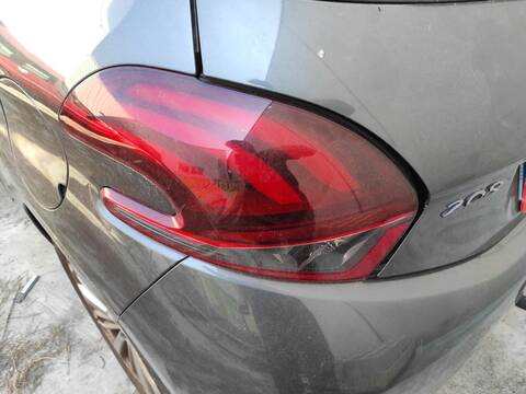 Piloto Trasero Izquierdo Peugeot 208 YH01