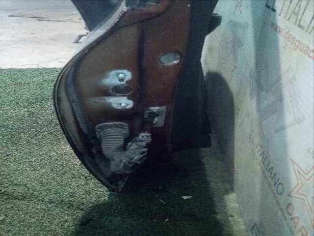 Foto 4ª: Puerta Delantera Derecha Renault Clio EXPRESSION 75CV 55KW [K9K C6] (2015)