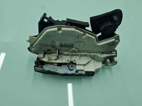 Foto 3ª: Cerradura Puerta Delantera Izquierda Volkswagen Golf RABBIT BLUEMOTION 105CV 77KW [CAYC] (2012)