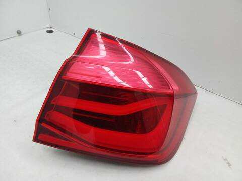 Piloto Trasero Derecho Bmw Serie 3 318 2.0 D 150CV 110KW F30 F80)