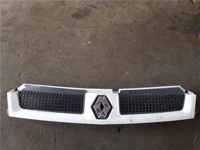Rejilla Delantera Renault Master 2.5 DCI 120