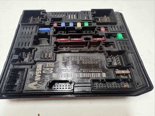 Caja Reles Fusibles Dacia Sandero H4DF480