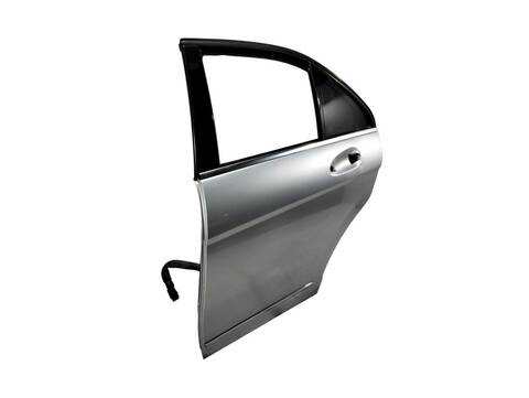 Puerta Trasera Izquierda Mercedes Clase C 160 646811 BERLINA
