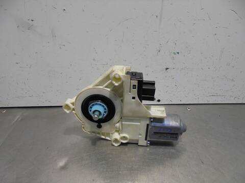 Foto 4ª: Elevalunas Eléctrico Trasero Derecho Audi A4 BASICO AVANT 143CV 105KW [CAG] (2008)