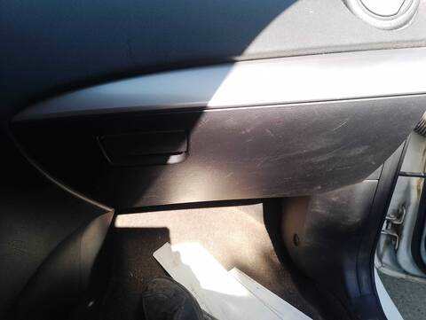 Foto 4ª: Guantera Mazda 3 1.6 CRDT ACTIVE BERLINA 109CV 80KW [Y6] (2009)
