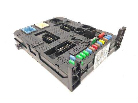 Caja Reles Fusibles Peugeot 308 1.6 HDI 109CV 80KW