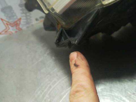 Foto 2ª: Faro Derecho Toyota Avensis 2.0 D4-D SOL SEDAN 4-PTAS) BERLINA 116CV 85KW [1CDFTV] (2004)