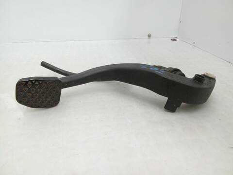Foto 3ª: Pedal Embrague Bmw Serie 3 318 2.0 D 150CV 110KW F30 F80) [B47 D20 A] (2016)