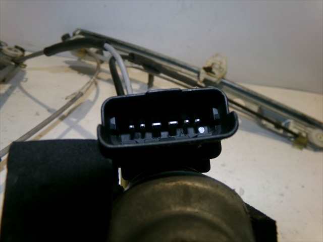 Foto 4ª: Elevalunas Eléctrico Delantero Derecho Renault Megane 1.5 DCI SEDAN,2002-2008 [K9KF7] (2004)