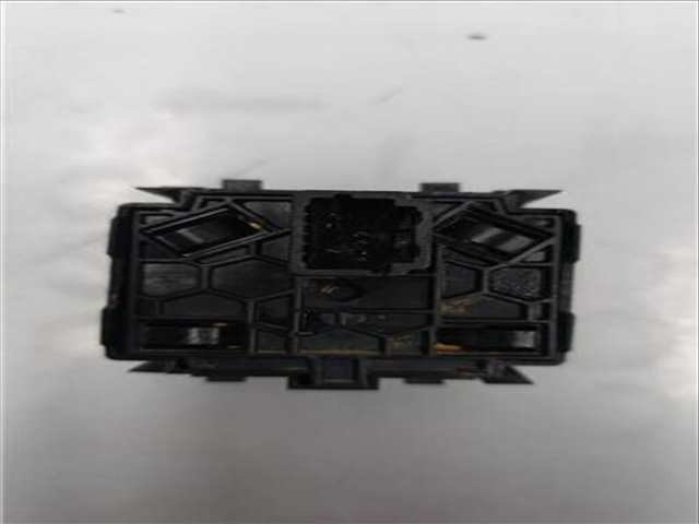 Foto 3ª: Mando Multifuncion Dacia Sandero 1.0 TCE 90 91CV 67KW [H4D 470] (2024)