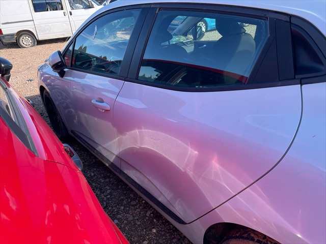 Foto 2ª: Puerta Trasera Izquierda Renault Clio 1.0 G 90cv [H4D E4] (2022)