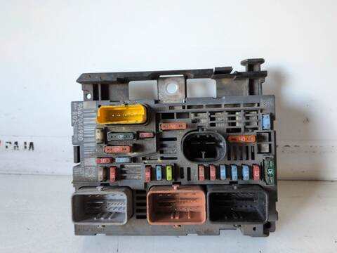 Caja Reles Fusibles Citroen C5 G8DA BERLINA