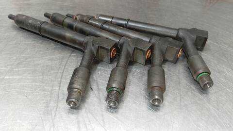 Foto 4ª: Inyectores Opel Corsa CLUB 75CV 55KW (2000)