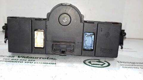 Foto 2ª: Mando Climatizador Renault Megane 1.9 DCI DIESEL 120CV 88KW FAMILIAR II FAMILIAR [F9QB8] (2005)