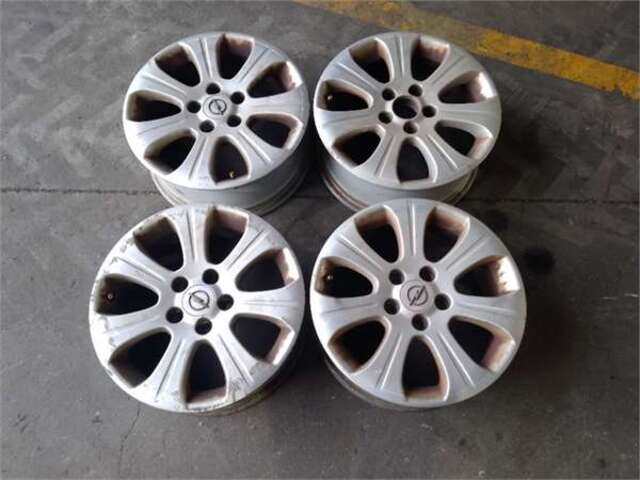 Juego LLantas Opel Astra 1.9 CDTI