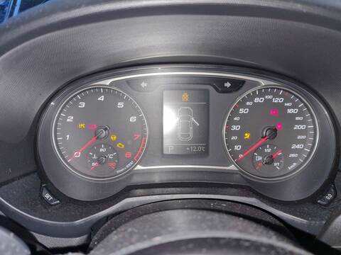 Foto 2ª: Cuadro de Instrumentos Audi A1 AMBITION 185CV 136KW [CAVG] (2011)