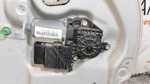 Foto 3ª: Elevalunas Manual Trasero Izquierdo Volkswagen Touran ADVANCE BLUEMOTION 105CV 77KW [CAY] (2011)