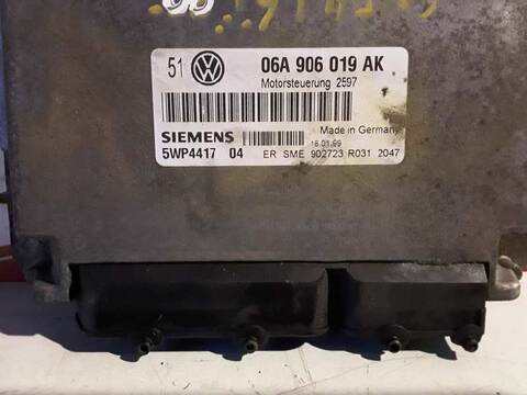 Foto 2ª: Centralita Motor ECU Volkswagen Golf CONCEPTLINE 1.6 101CV (2000)