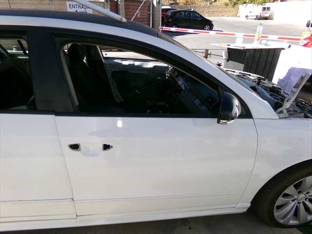 Puerta Delantera Derecha Volkswagen Passat 2.0 TDI 2005-2011