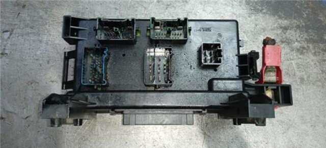 Foto 3ª: Caja Reles Fusibles Chrysler 300 2.7 [EES]