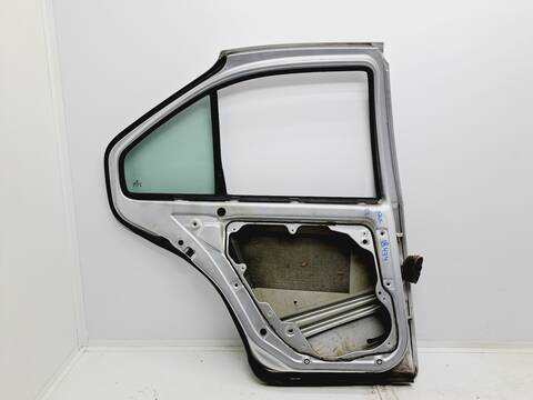 Foto 3ª: Puerta Trasera Izquierda Volkswagen Bora 1.9 TDI BERLINA 110CV 81KW [ASV] (2000)