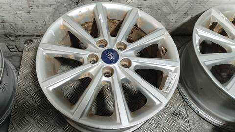 Foto 3ª: Juego LLantas Ford Focus TITANIUM 125CV 92KW [M1DD] (2015)