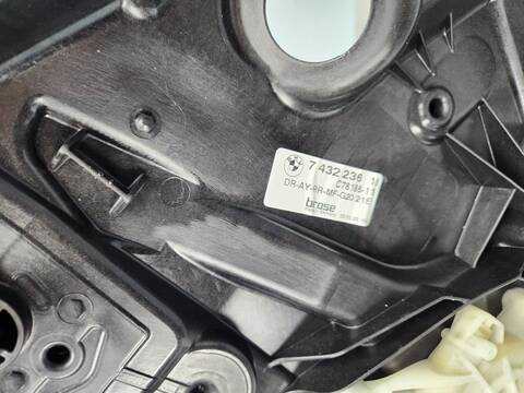 Foto 3ª: Elevalunas Manual Trasero Derecho Bmw Serie 3 315 330D XDRIVE SPORT LINE 4P) BERLINA 265CV [B57D30A] (2022)