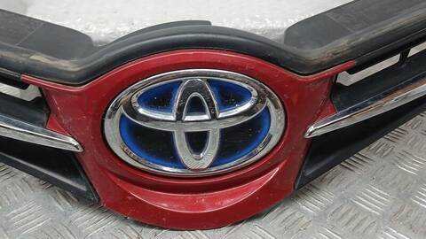 Foto 2ª: Rejilla Delantera Toyota Auris HYBRID ACTIVE 99CV 73KW [2ZRFXE] (2013)