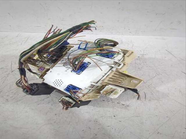 Foto 3ª: Caja Reles Fusibles Suzuki Swift 1.3 RS 413) 92CV [M13A] (2005)