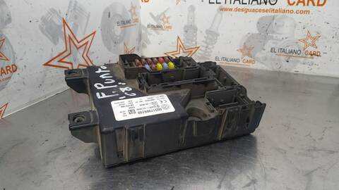 Foto 4ª: Caja Reles Fusibles Fiat Grande Punto 75CV 55KW (2005)