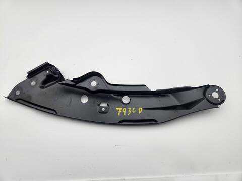 Foto 3ª: Soporte Faro Derecho Volkswagen Golf STYLE 115CV [DXDE] (2024)