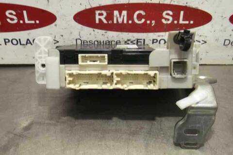 Caja Reles Fusibles Toyota Yaris ACTIVE 90CV 66KW