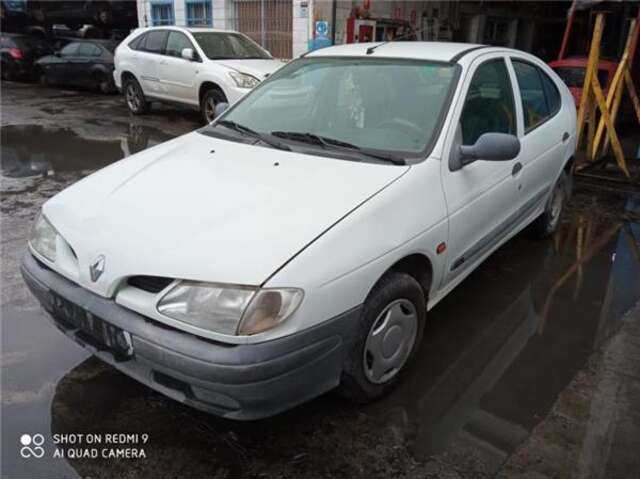 Piloto Trasero Derecho Renault Megane 1.4E RN [1.4 LTR. - 55 KW] I CLASSIC (LA0)(1996-_)