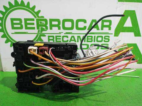 Foto 3ª: Caja Reles Fusibles Peugeot Partner 2.0 HDI CAT 90CV [RHYDW10TD] (1996)