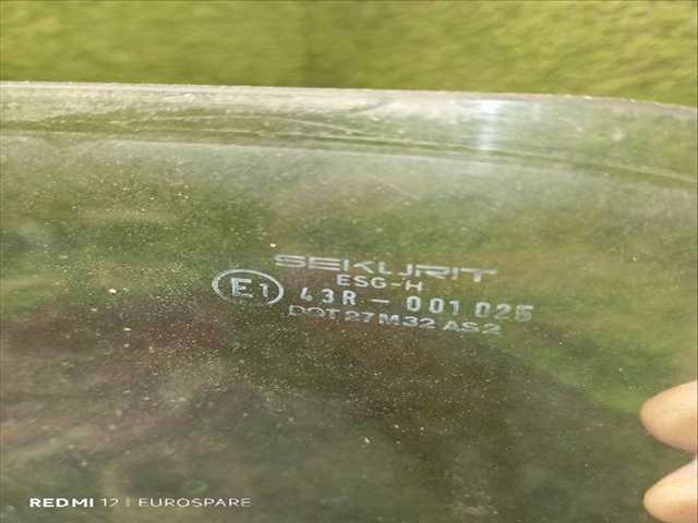 Foto 3ª: Luna Delantera Izquierda Mitsubishi Pajero 2.6 G L042 CABRIO [4G54] (1984)