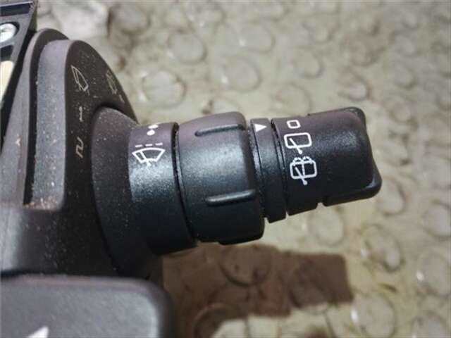 Foto 3ª: Mando Multifuncion Renault Scenic 1.9 AUTHENTIQUE [1.9 LTR. - 88 KW DCI DIESEL] (JM)(2003-_) [F9Q D8]