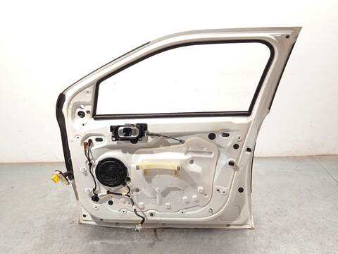 Foto 4ª: Puerta Delantera Derecha Citroen C4 1.2 THP 110 110CV 81KW [HNZ] (2015)