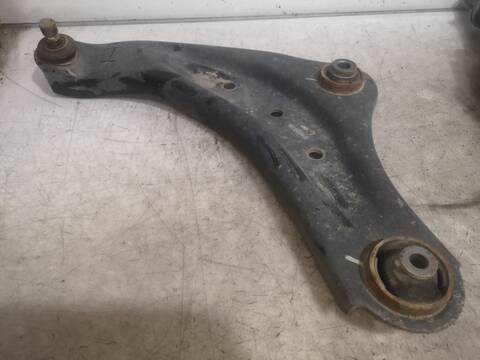 Brazo Suspension Delantero Izquierdo Nissan Leaf EM57