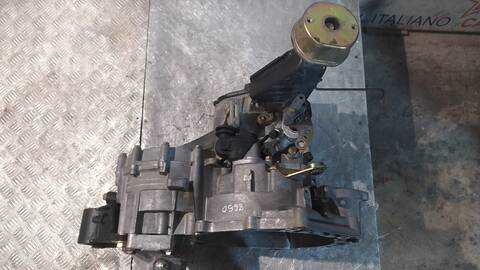 Foto 2ª: Caja Cambios Volkswagen Transporter CAJA CERRADA 61CV 45KW FURGONETA [1X] (1992)