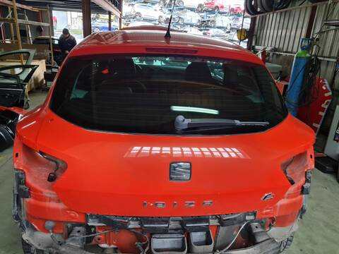 Portón Seat Ibiza FR 105CV 77KW