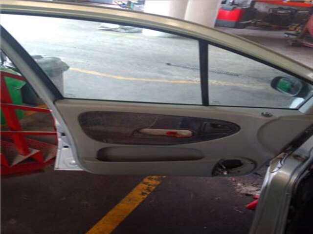 Foto 2ª: Puerta Delantera Izquierda Renault Scenic 1.6 16V (JA0B. JA04. JA11) I (JA...)(1999-_) [K4M 700]