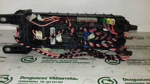 Foto 2ª: Caja Reles Fusibles Mercedes Clase V 200 136CV 100KW (2014)